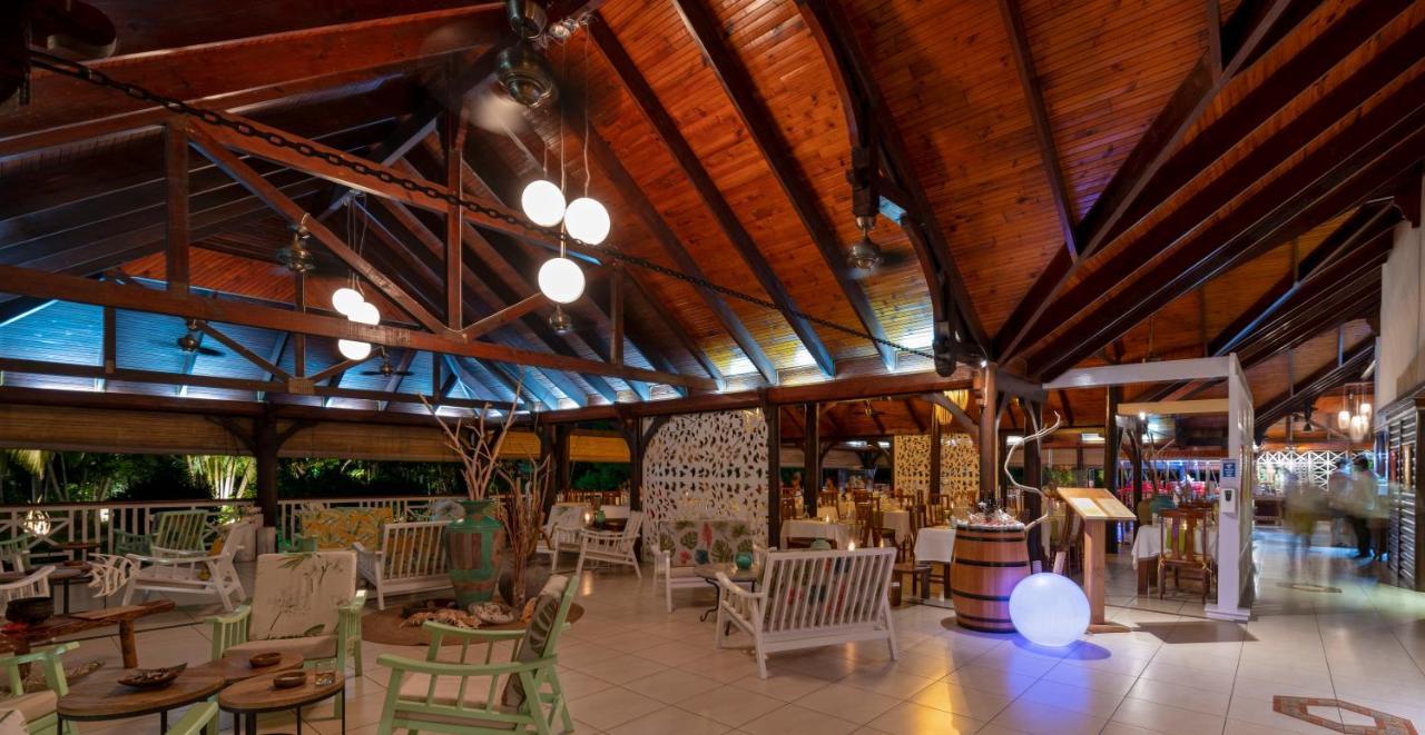 Acajou Beach Resort Anse Volbert Village Екстериор снимка