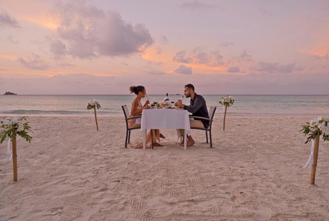 Acajou Beach Resort Anse Volbert Village Екстериор снимка