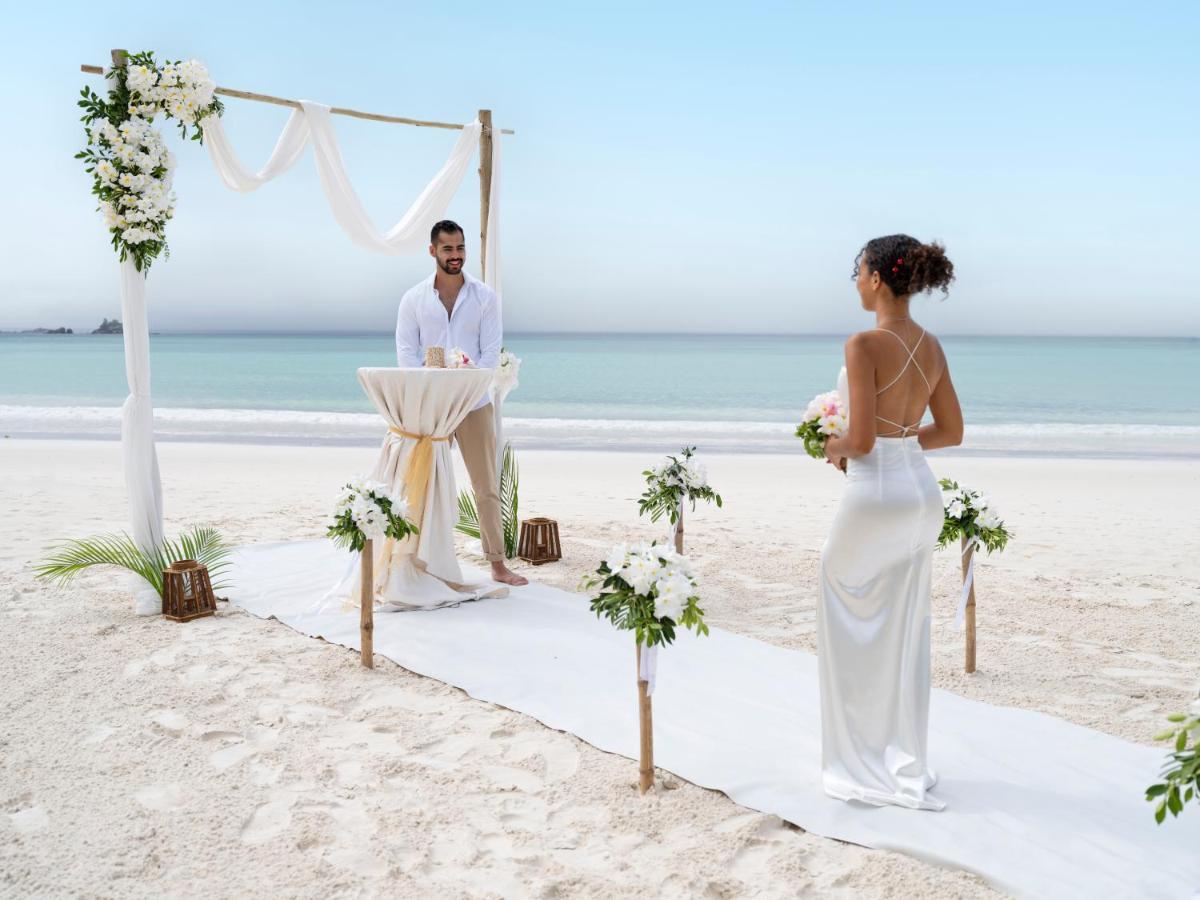 Acajou Beach Resort Anse Volbert Village Екстериор снимка