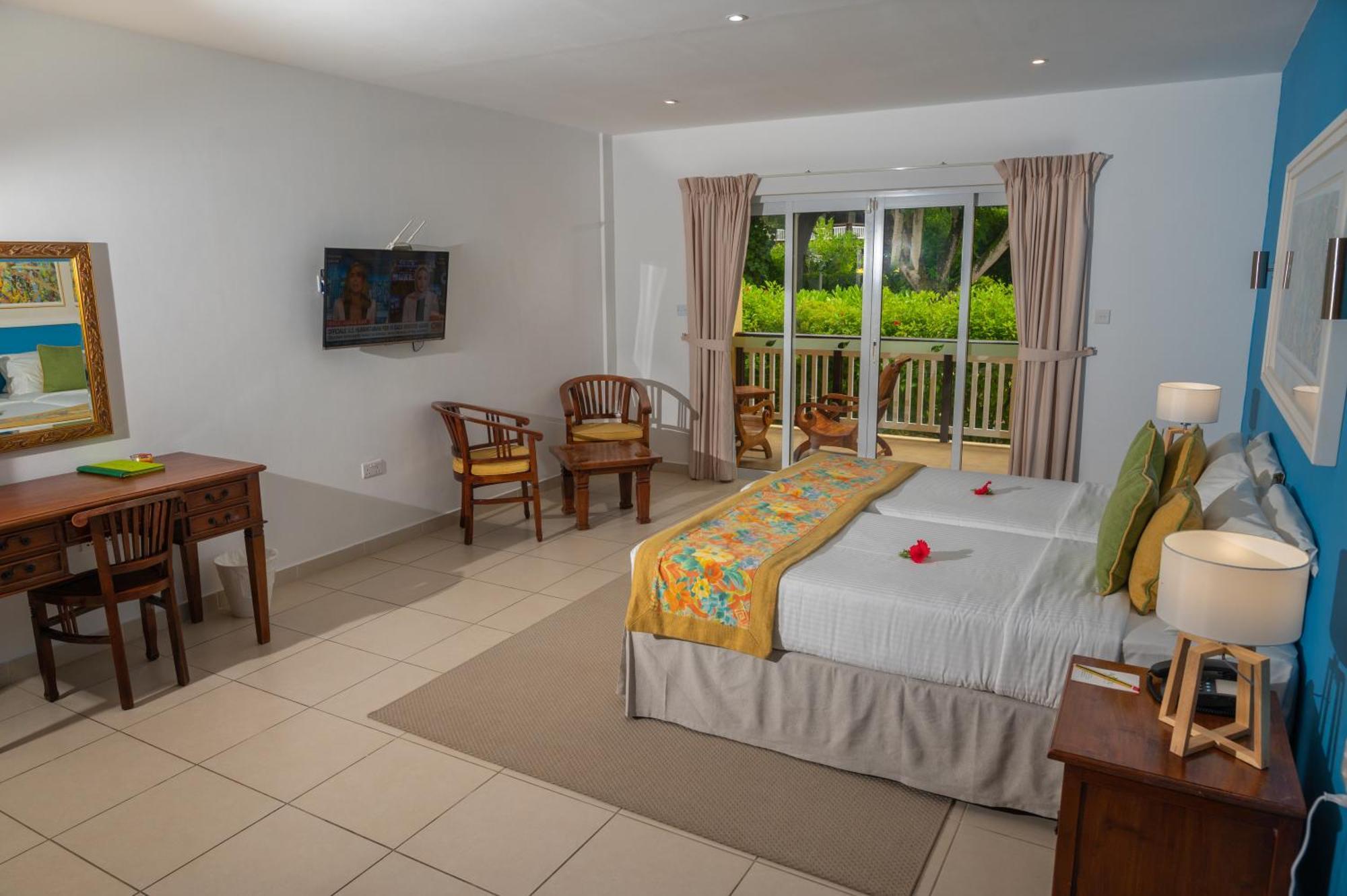 Acajou Beach Resort Anse Volbert Village Екстериор снимка