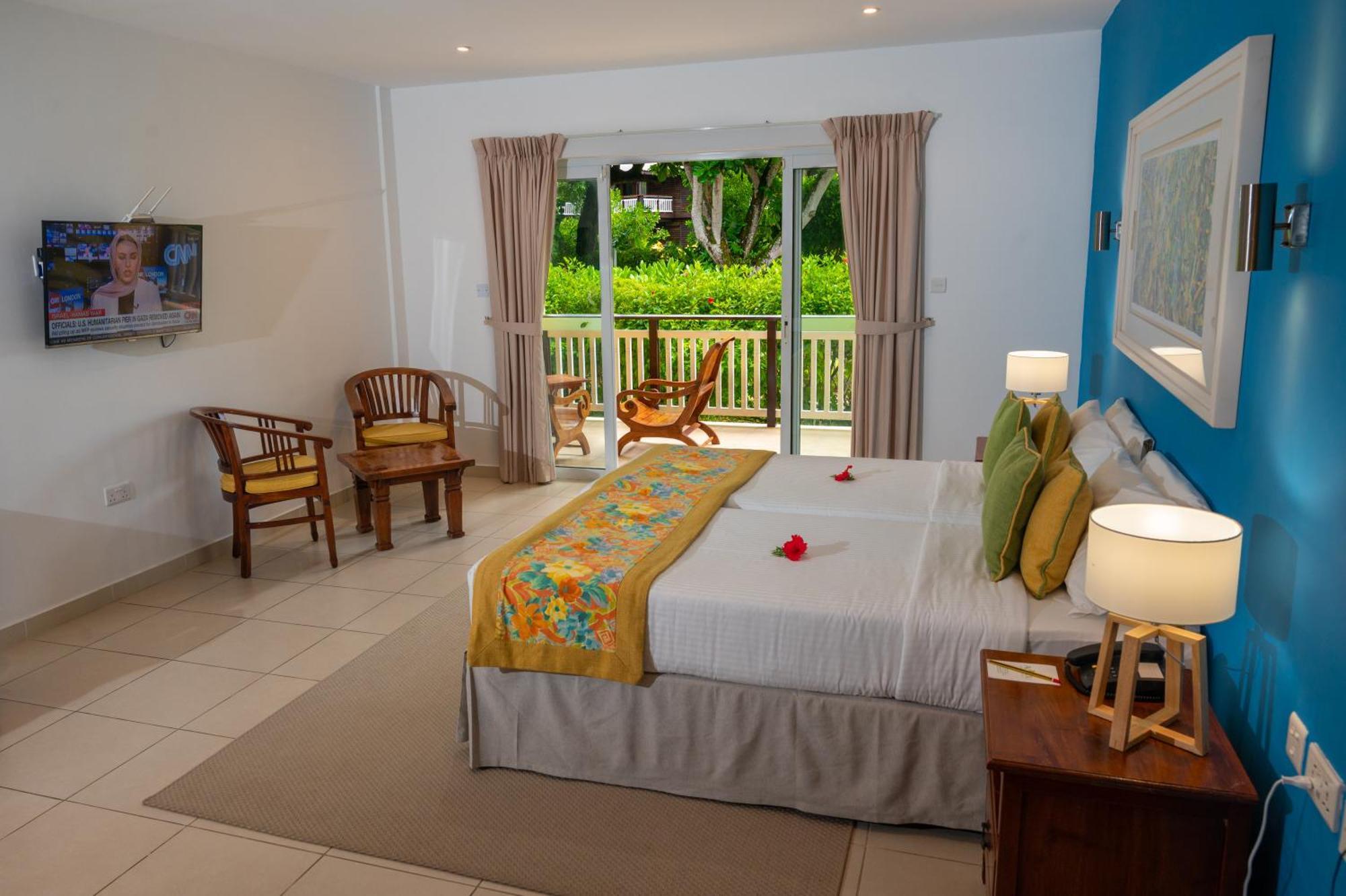 Acajou Beach Resort Anse Volbert Village Екстериор снимка