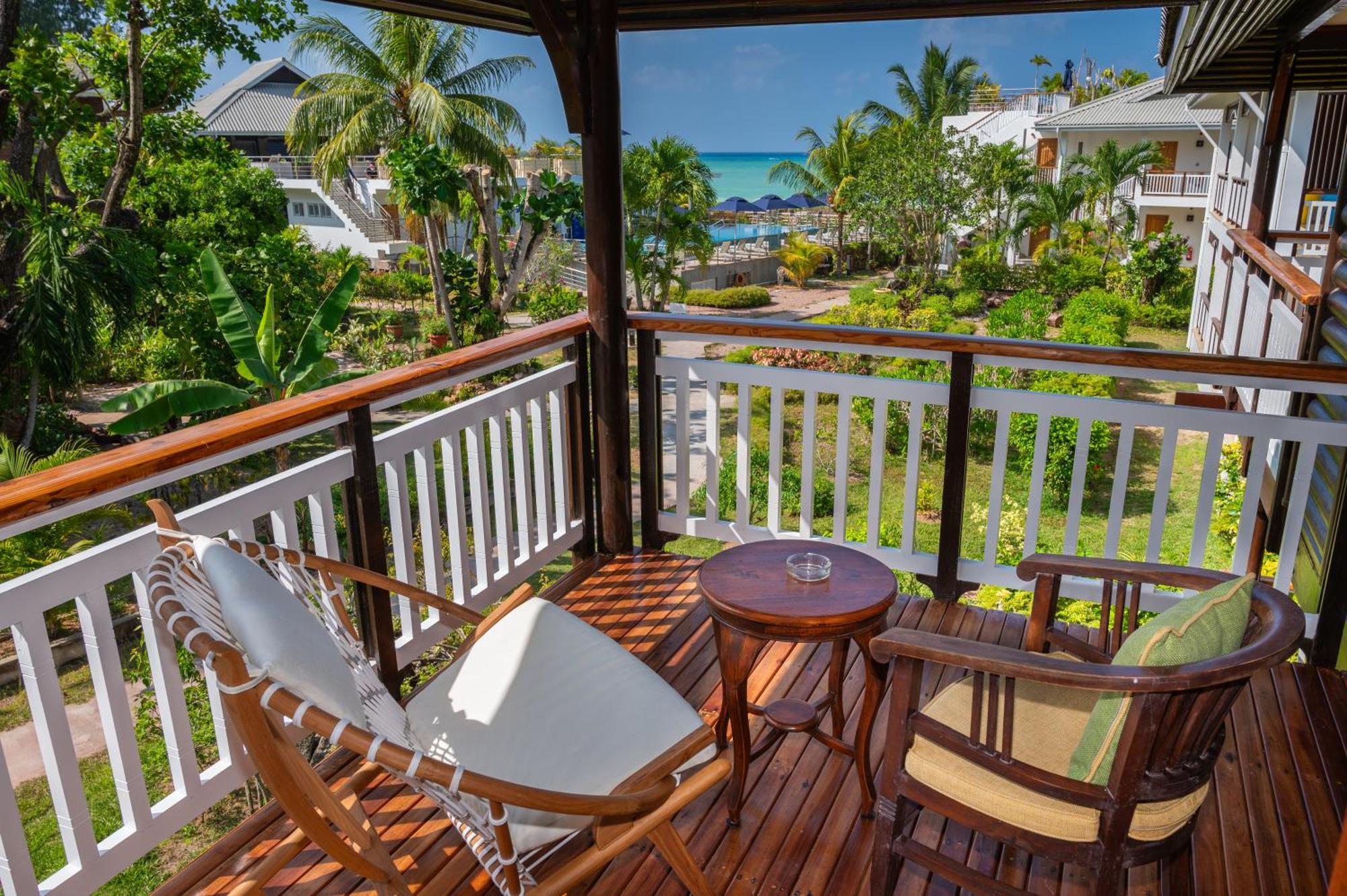 Acajou Beach Resort Anse Volbert Village Екстериор снимка